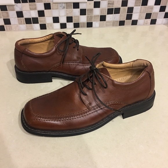 Mens  Brown Bass Shoes - Picture 2 of 8